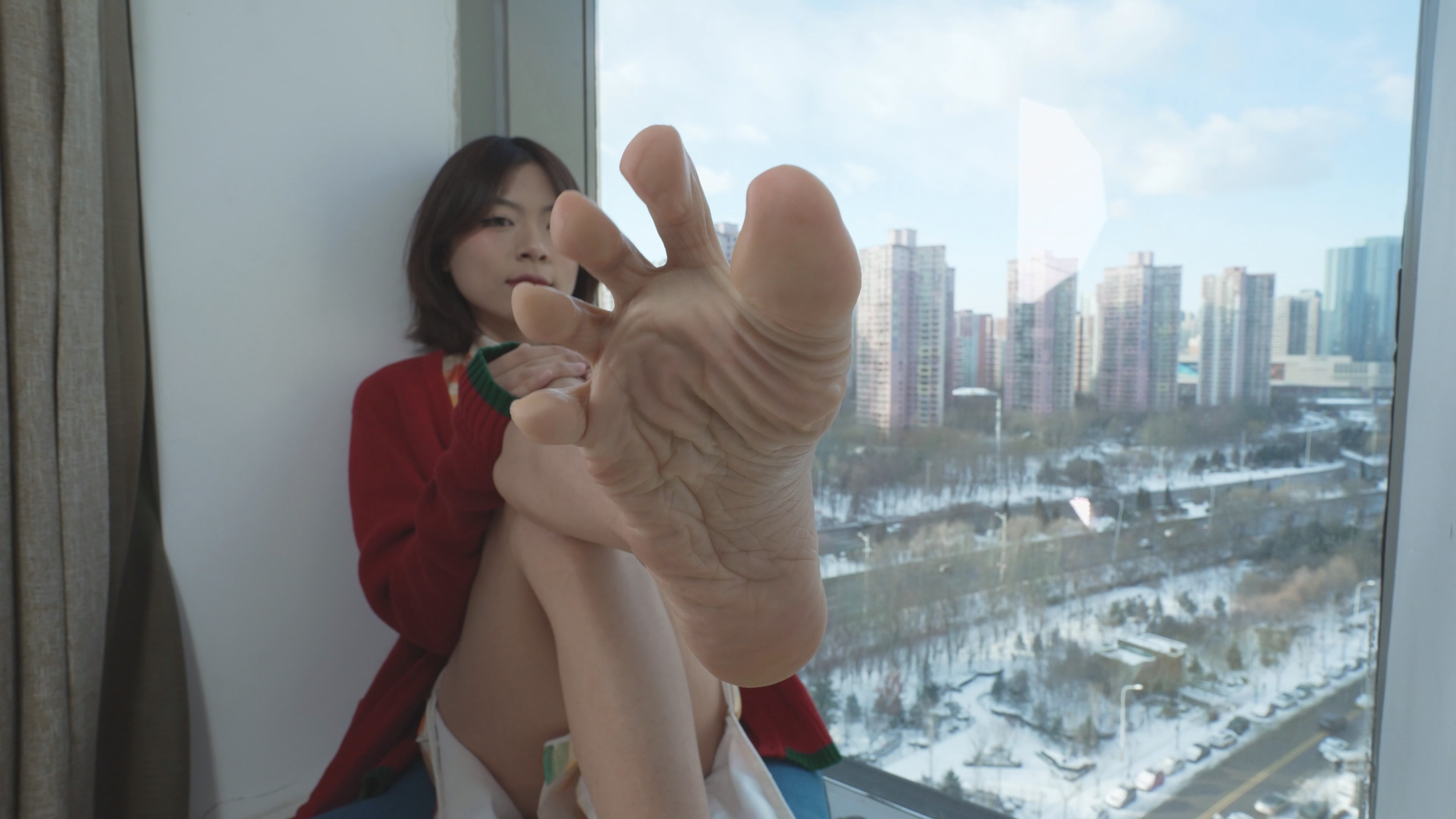 SexyAsianGirlsFeet-SexyAsianGirlAngelaShowsHerSexyBigFoot13.mp4_snapshot_03.08_[.jpg